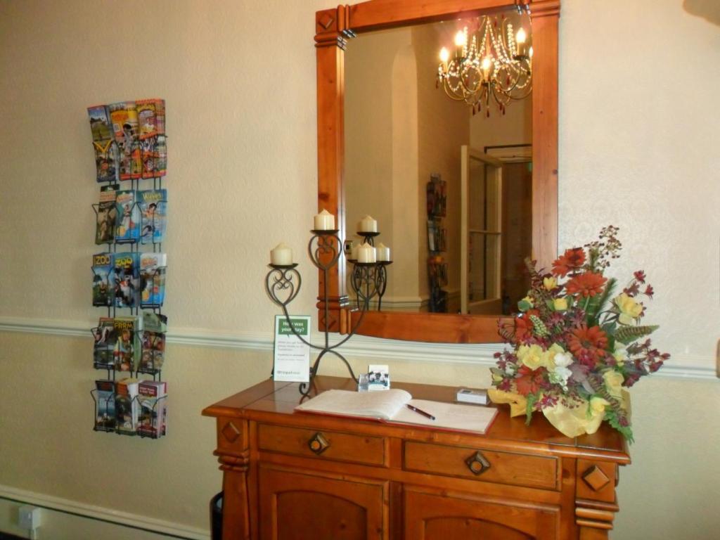 Exton House Hotel Торки Екстериор снимка